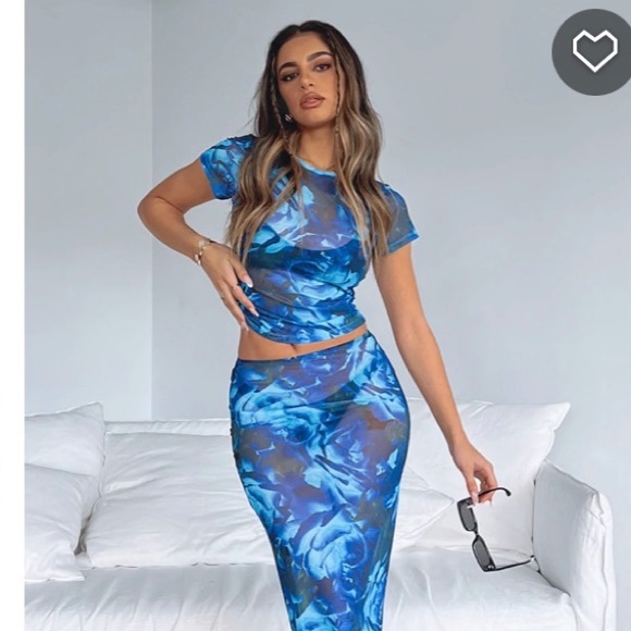 Shes unmatched Mesh Tee Navy Bloom - Picture 2 of 4